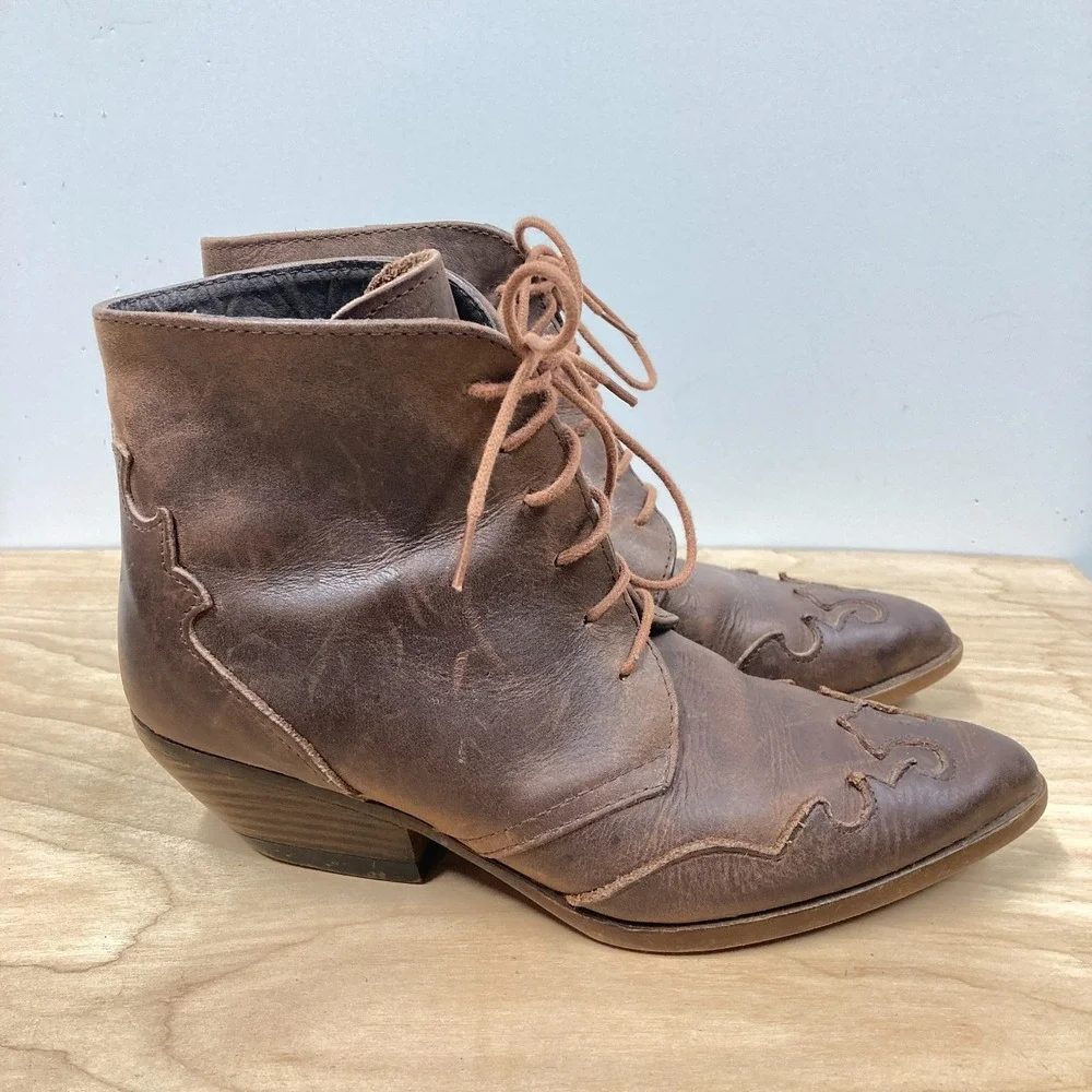 Vtg Spiegel Western Ankle Boots, Size 5, Brown‎ Distressed Leather Scroll Pointy